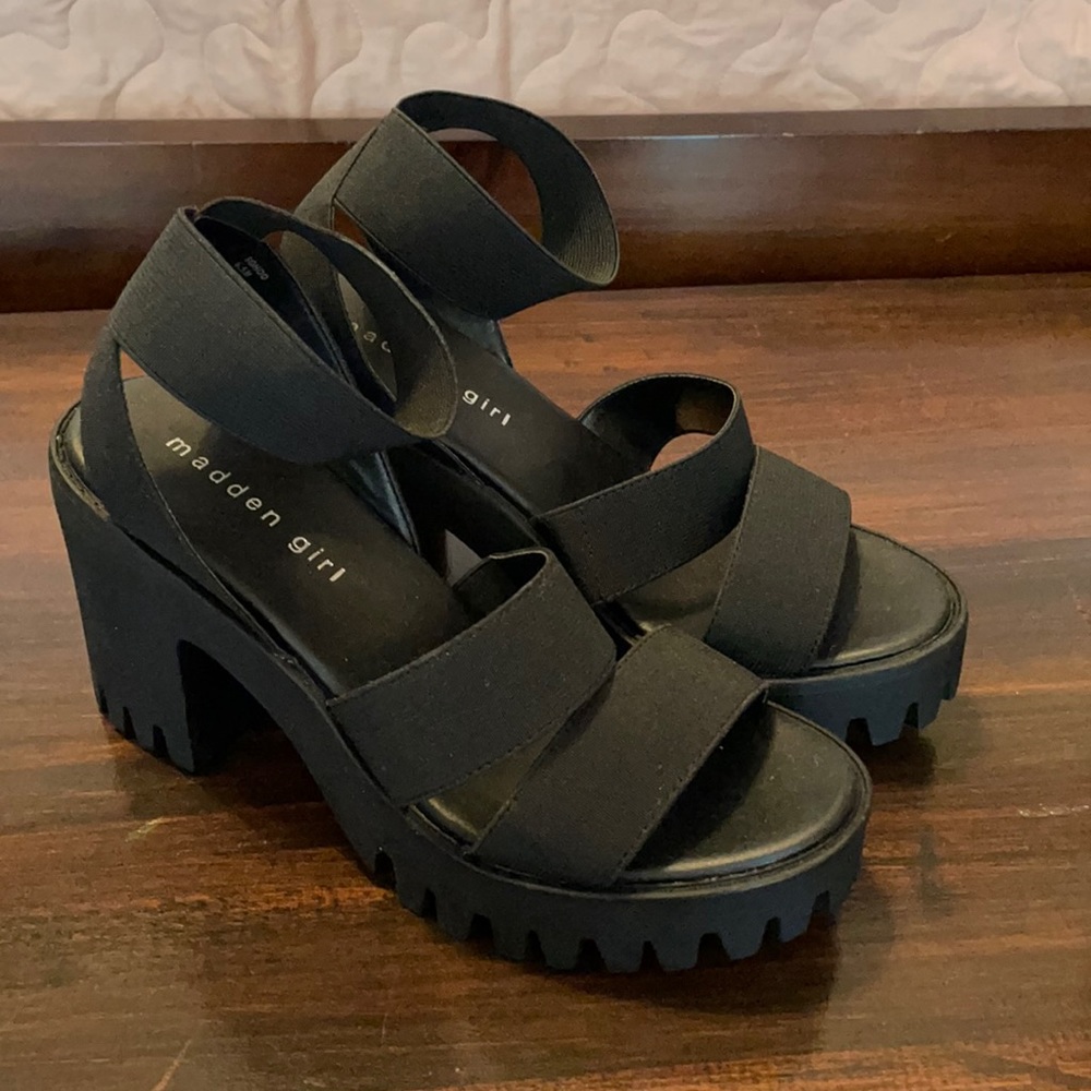 NEW Madden Girl Chunky Heels